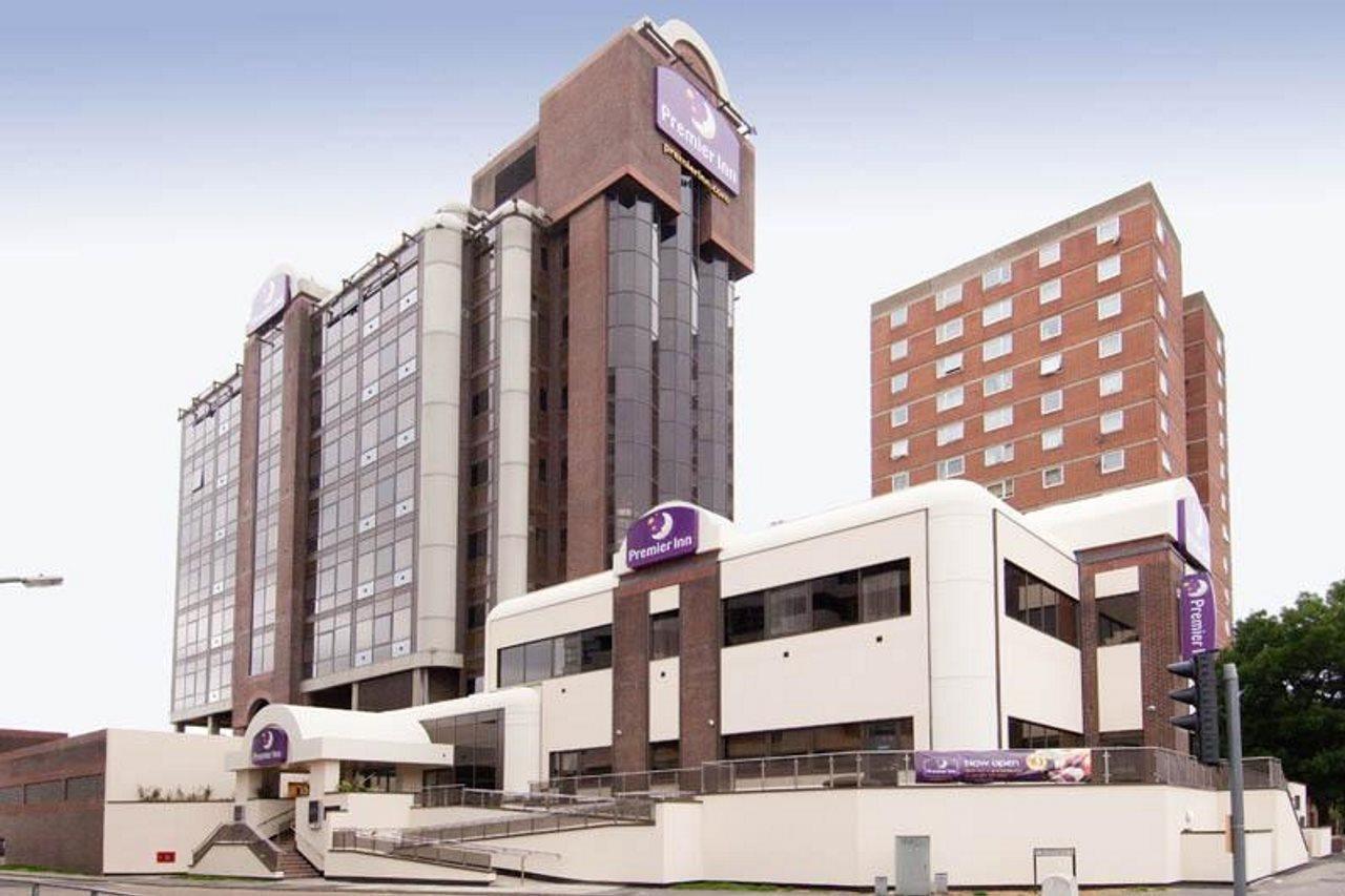 Premier Inn Sunbury - Kempton Park Екстер'єр фото