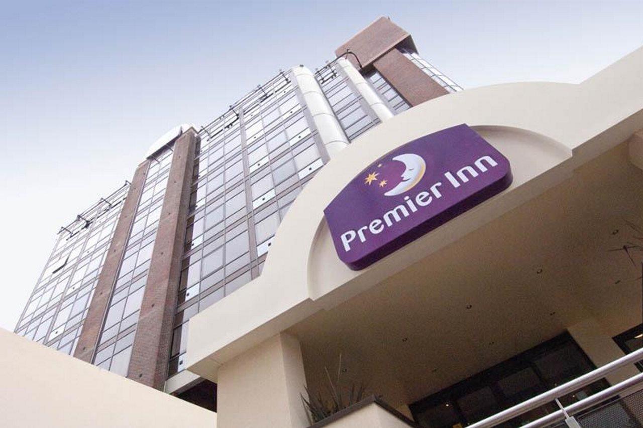 Premier Inn Sunbury - Kempton Park Екстер'єр фото